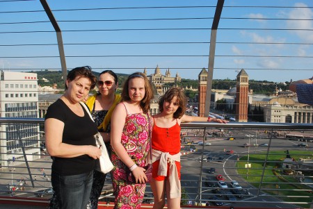 Моя коллега из Барселоны Елена Рудь, я и дети :)